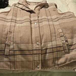 Plaid Sleeveless Vest with Snap Buttons Or Zipper. Very Soft And Warm.